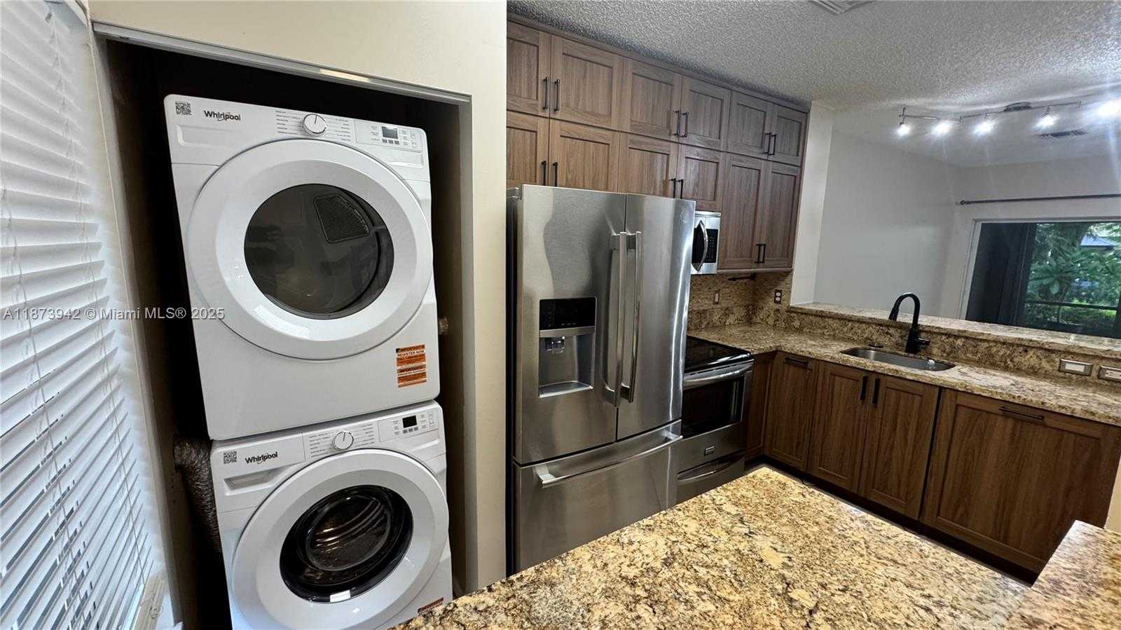 Small Image of 443 SOUTH WEST 122ND TER, Pembroke Pines Number 4