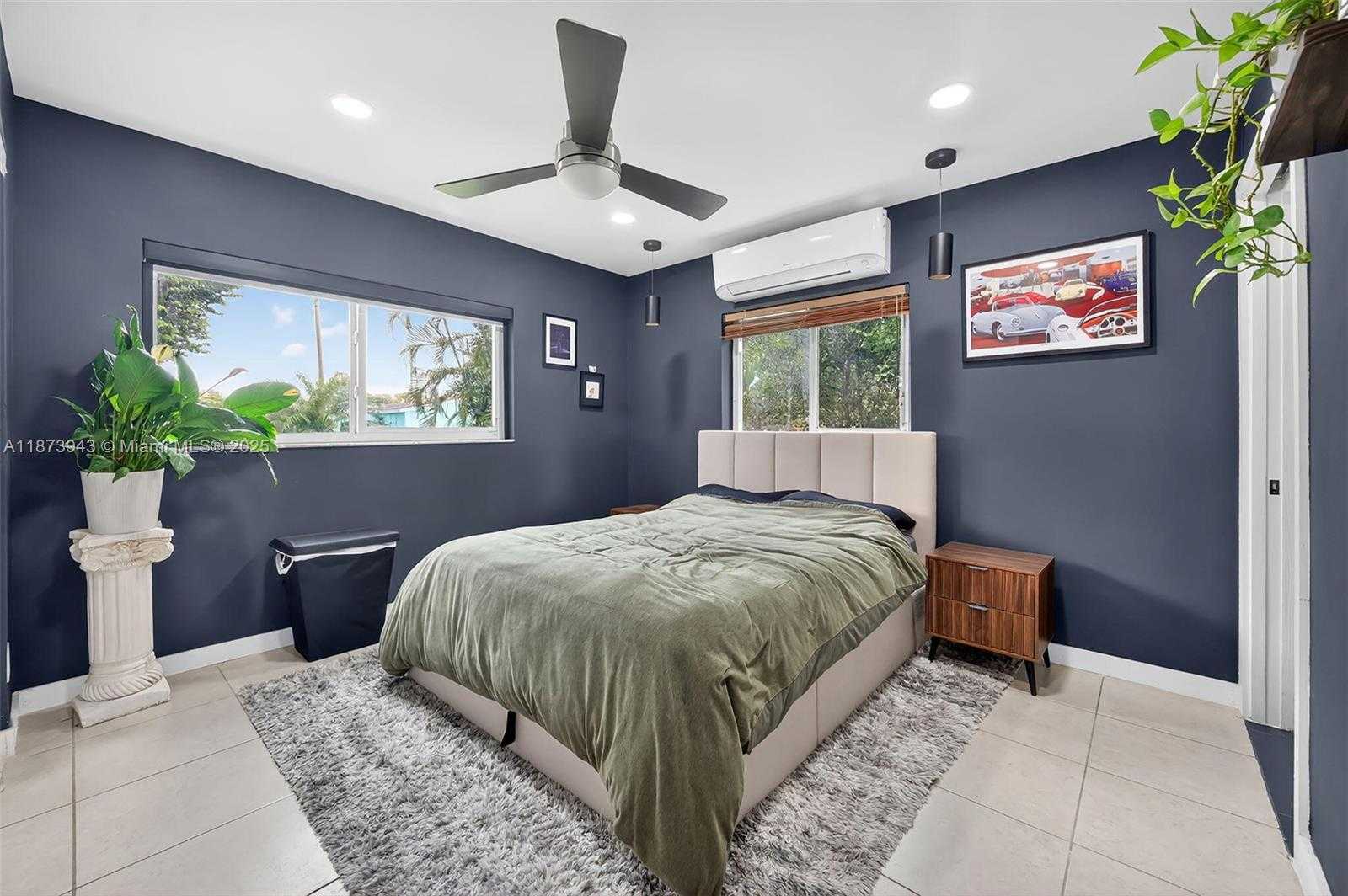 Small Image of 6640 DOUGLAS ST, Hollywood Number 15