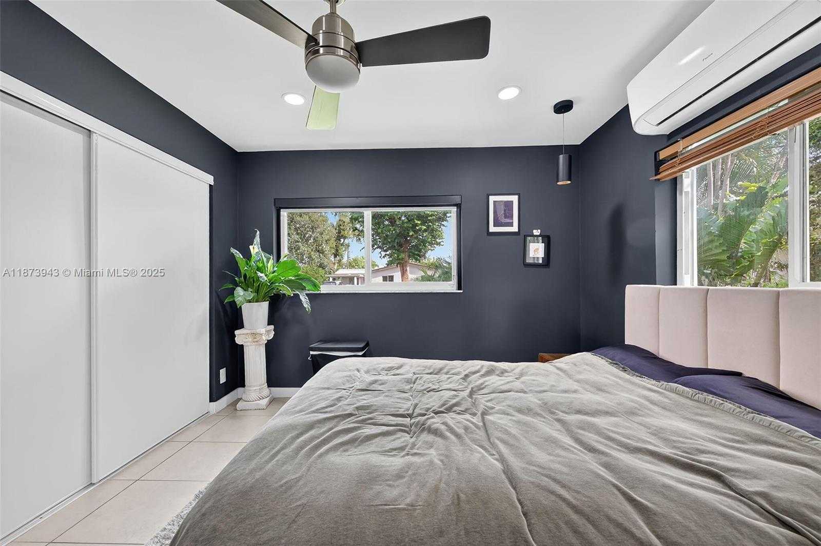 Small Image of 6640 DOUGLAS ST, Hollywood Number 17