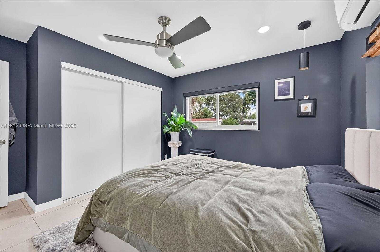 Small Image of 6640 DOUGLAS ST, Hollywood Number 19