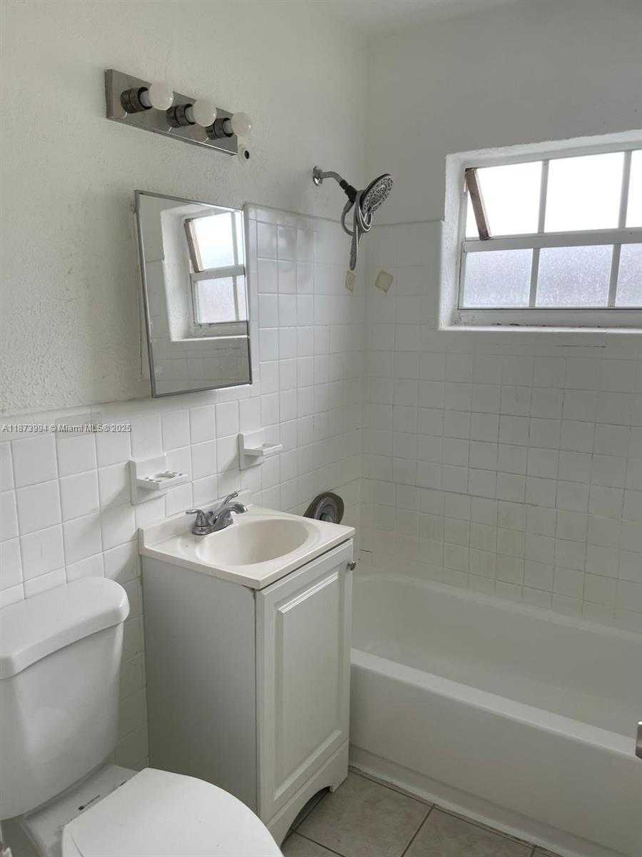 Small Image of 3111 NORTH WEST 4TH PL, Lauderhill Number 6
