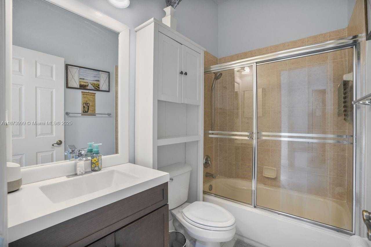 Small Image of 3899 CASCADE TER, Weston Number 11