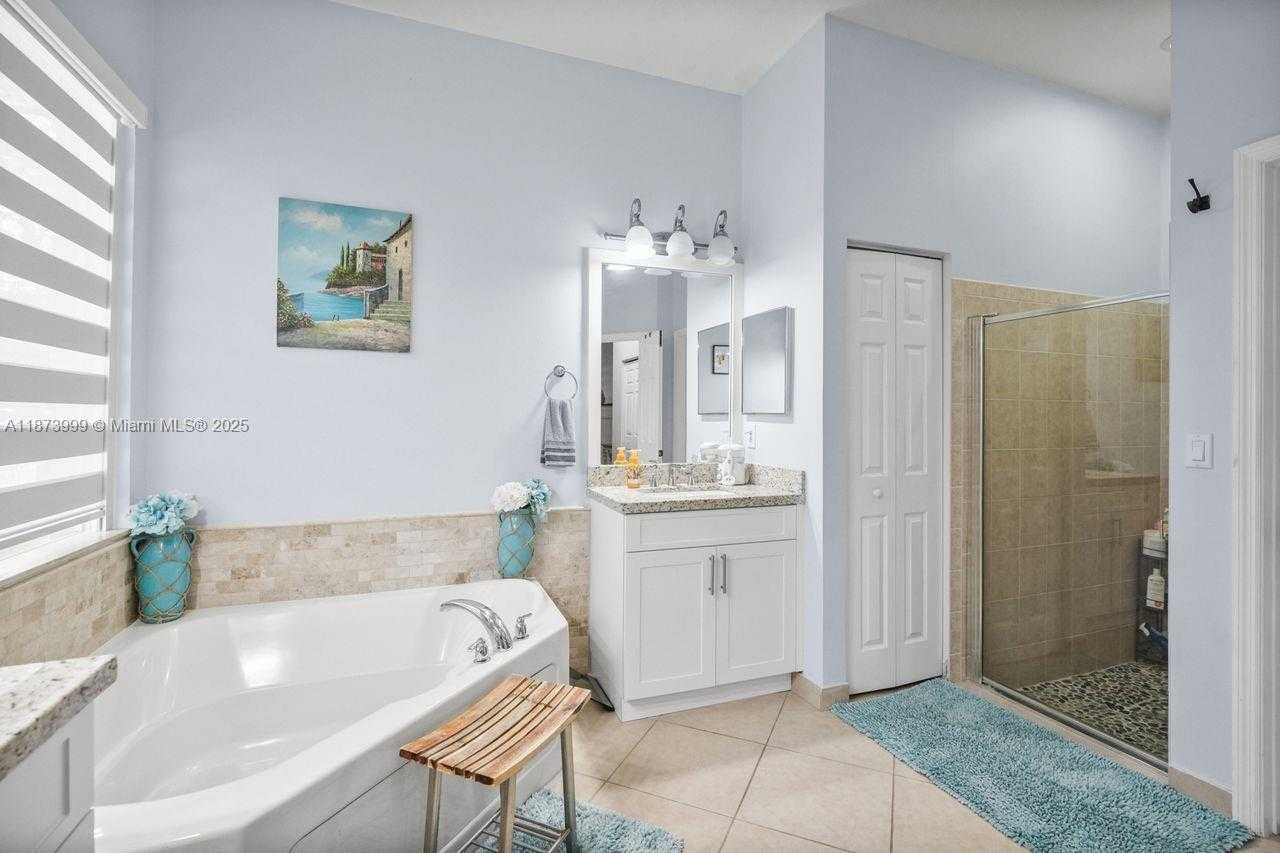 Small Image of 3899 CASCADE TER, Weston Number 18