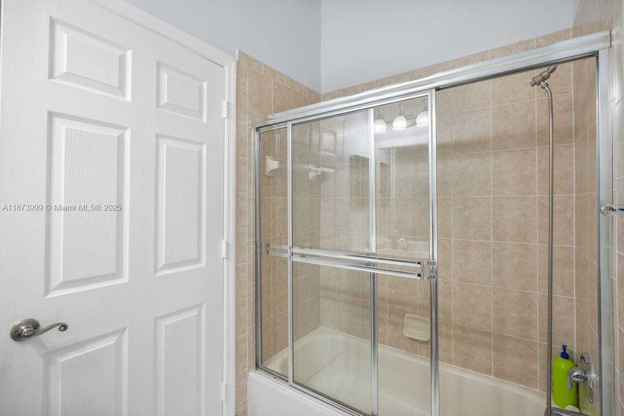 Small Image of 3899 CASCADE TER, Weston Number 21