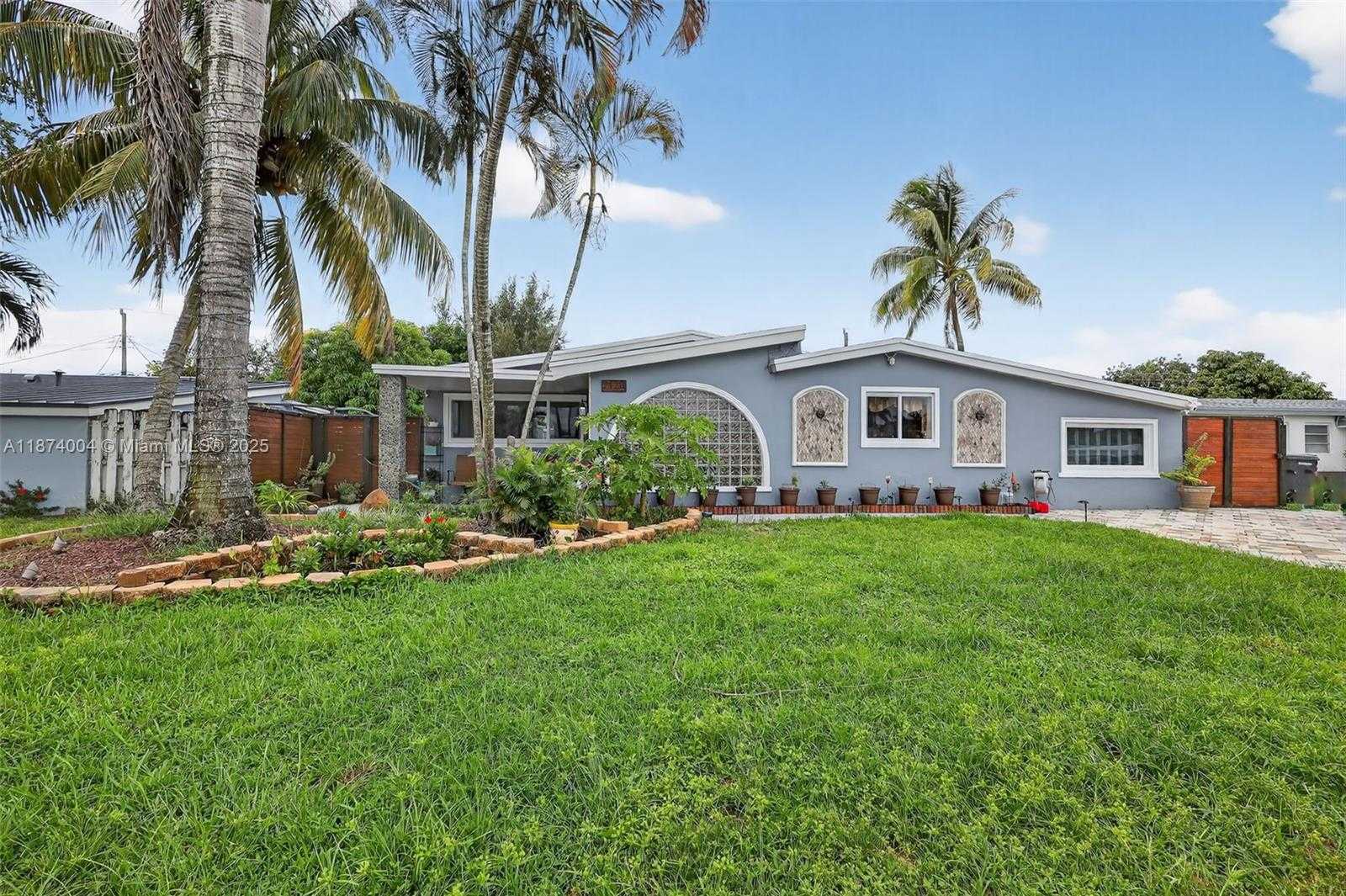 Small Image of 7120 WILSON ST, Hollywood Number 2