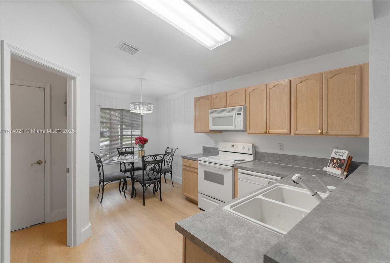 Small Image of 13357 SOUTH WEST 46TH CT, Miramar Number 10
