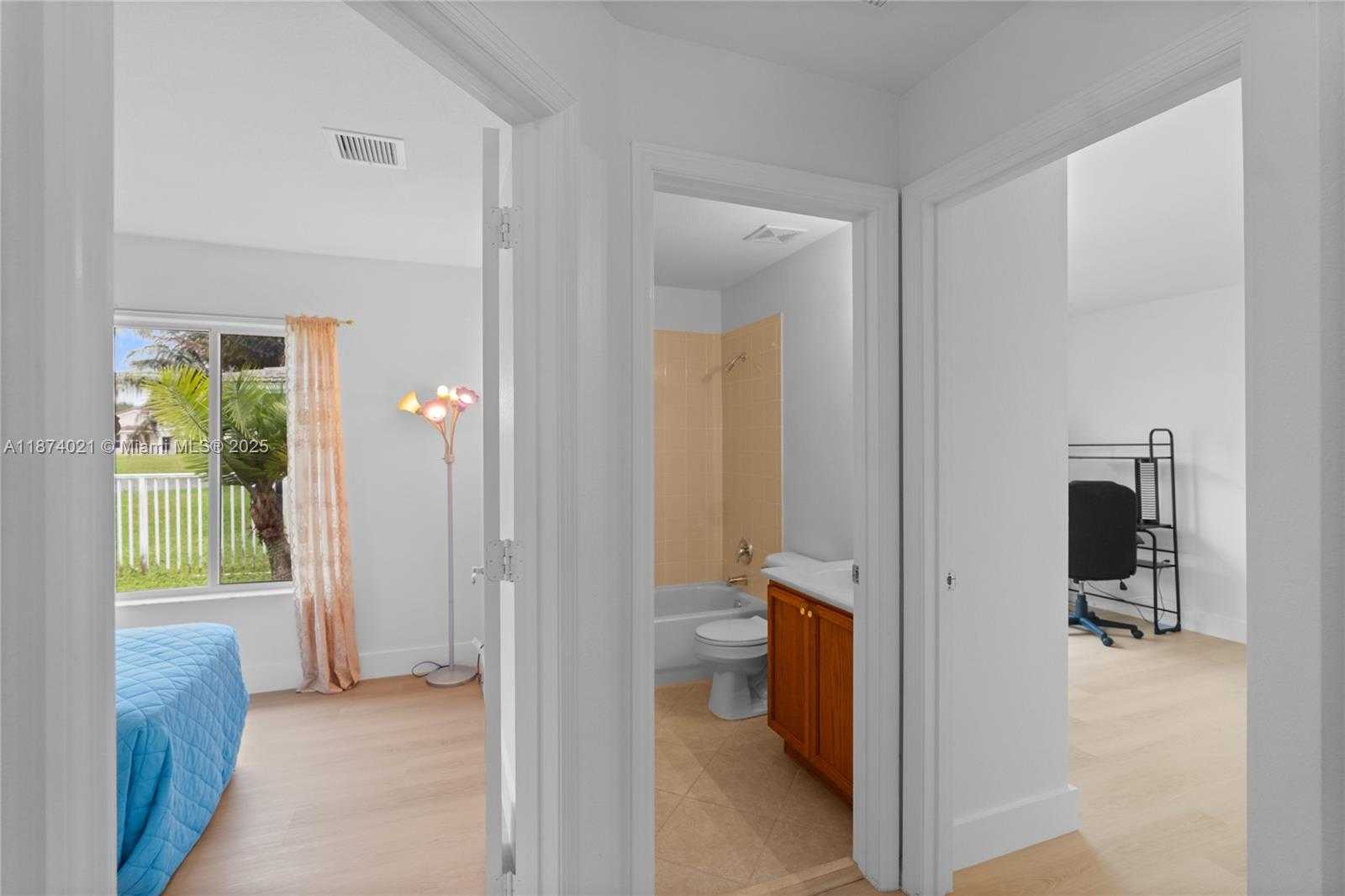 Small Image of 13357 SOUTH WEST 46TH CT, Miramar Number 16