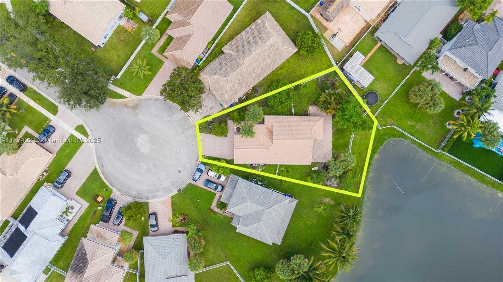 Small Image of 13357 SOUTH WEST 46TH CT, Miramar Number 29