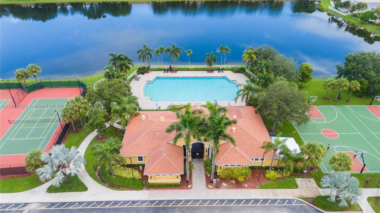 Small Image of 13357 SOUTH WEST 46TH CT, Miramar Number 34