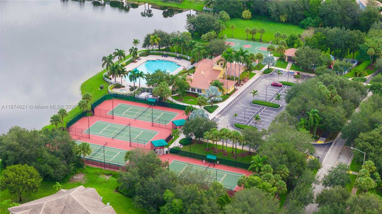 Small Image of 13357 SOUTH WEST 46TH CT, Miramar Number 37