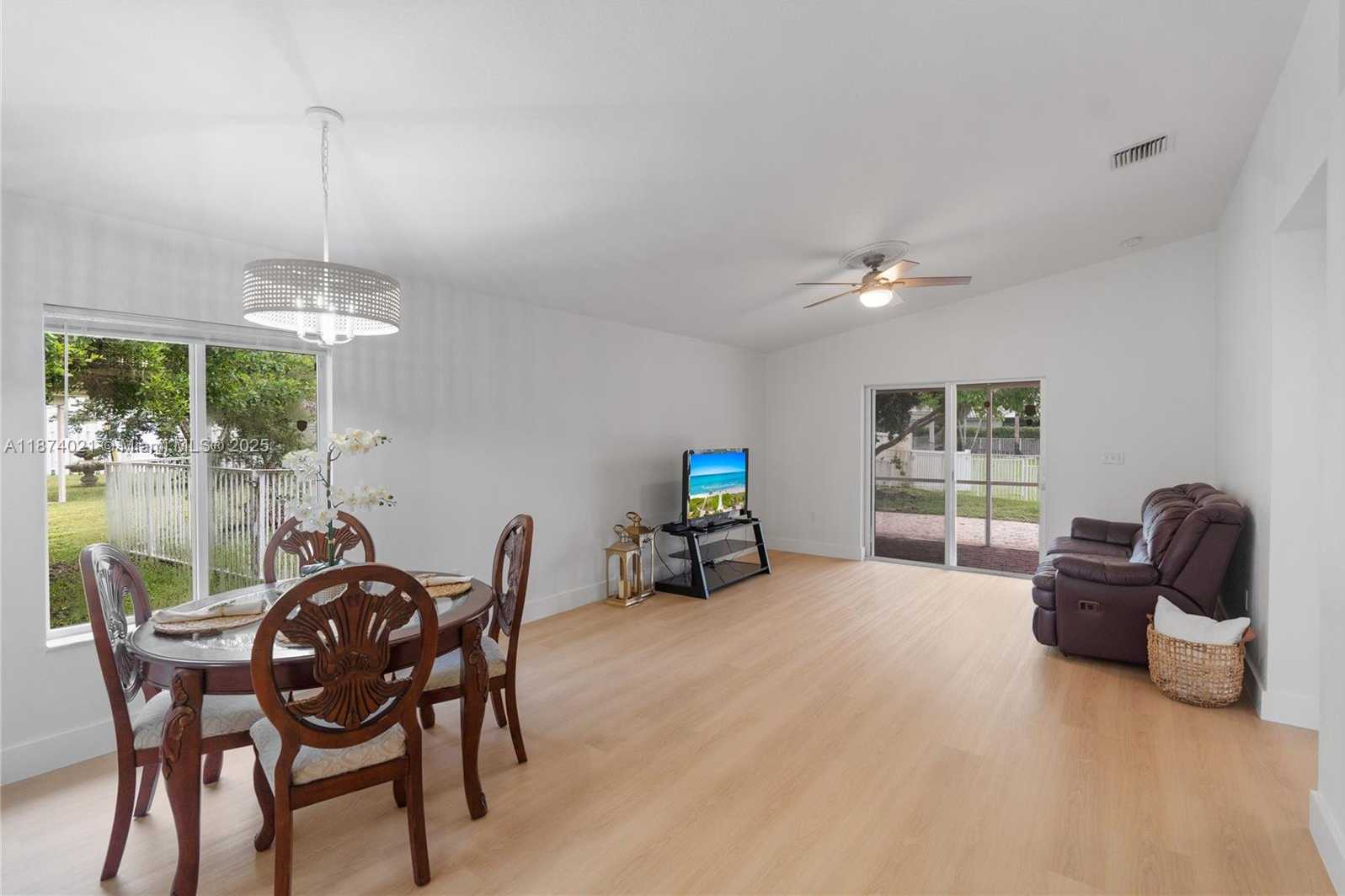 Small Image of 13357 SOUTH WEST 46TH CT, Miramar Number 5