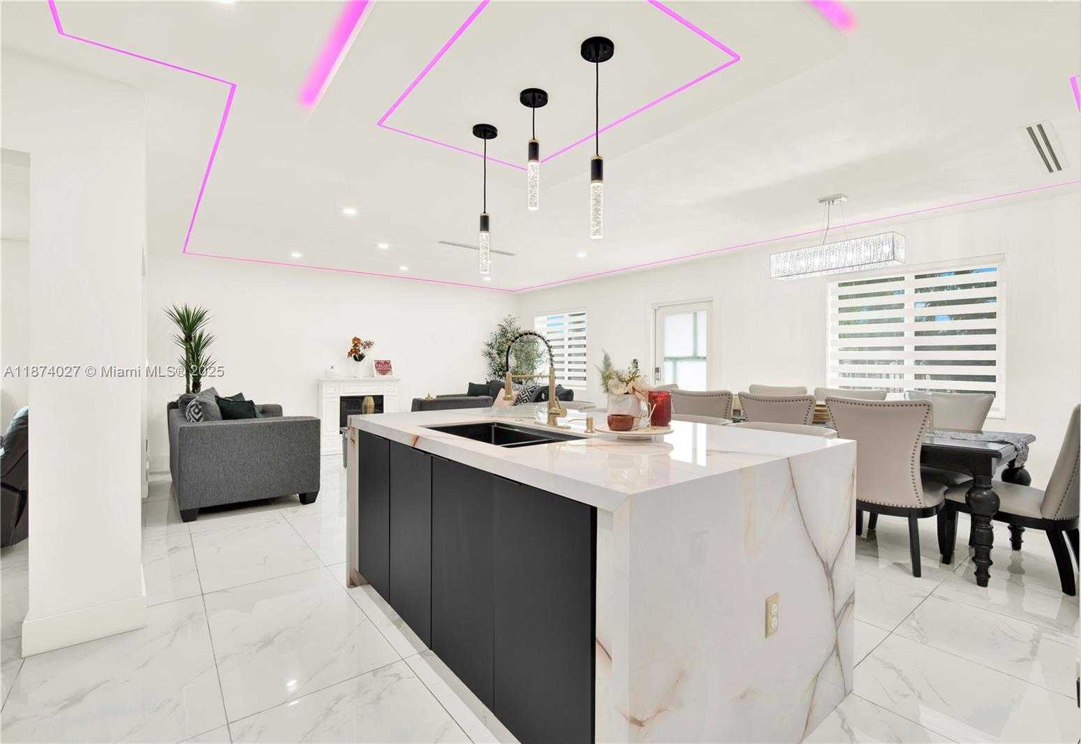 Small Image of 17904 NORTH WEST 78TH PL, Hialeah Number 14