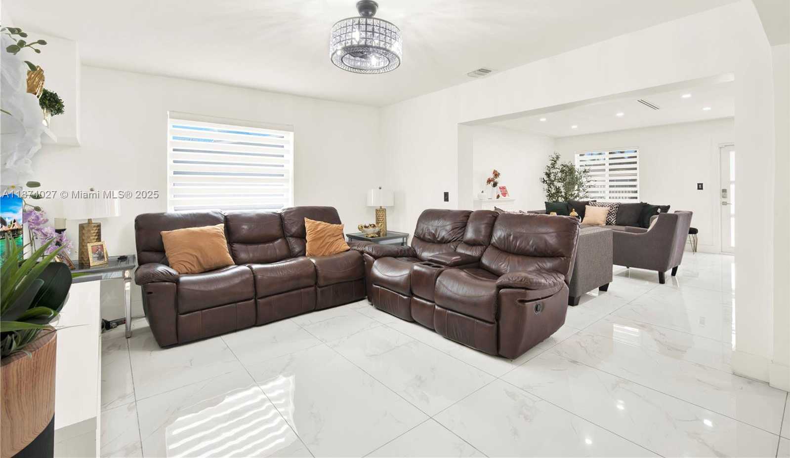 Small Image of 17904 NORTH WEST 78TH PL, Hialeah Number 16