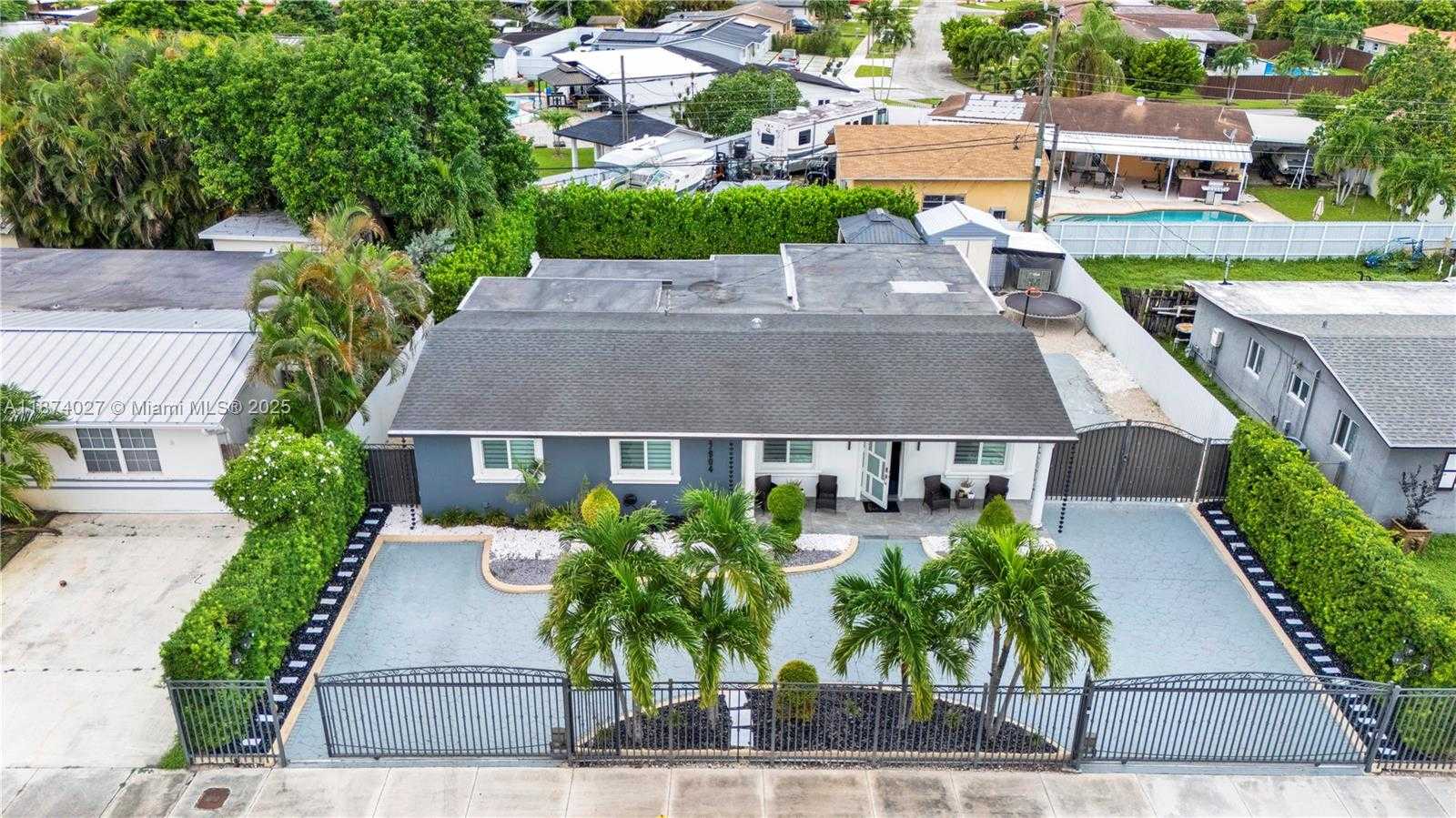 Small Image of 17904 NORTH WEST 78TH PL, Hialeah Number 3