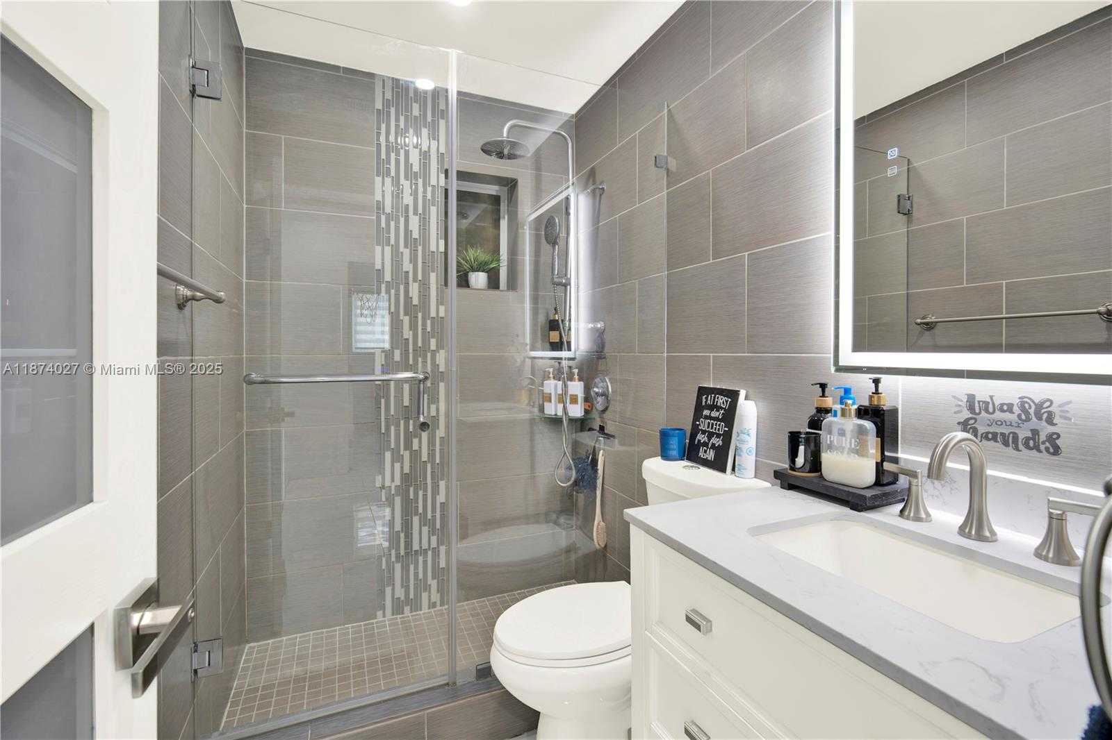 Small Image of 17904 NORTH WEST 78TH PL, Hialeah Number 40