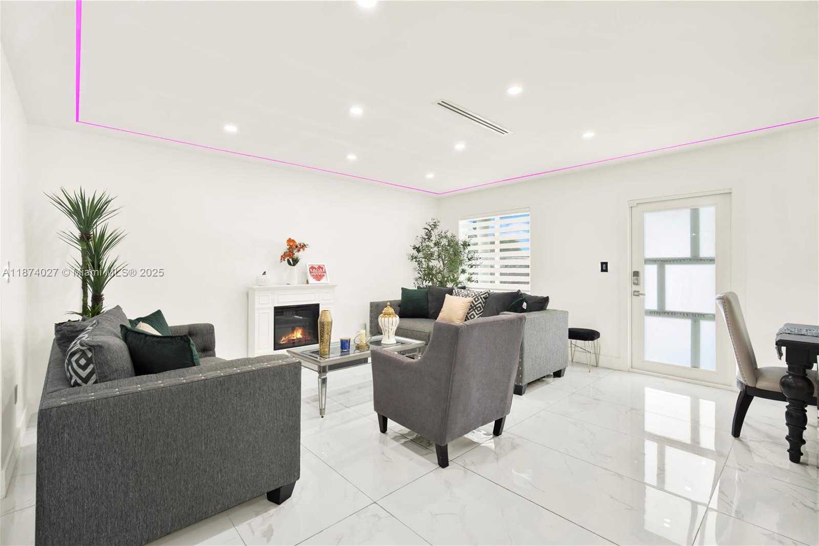 Small Image of 17904 NORTH WEST 78TH PL, Hialeah Number 7