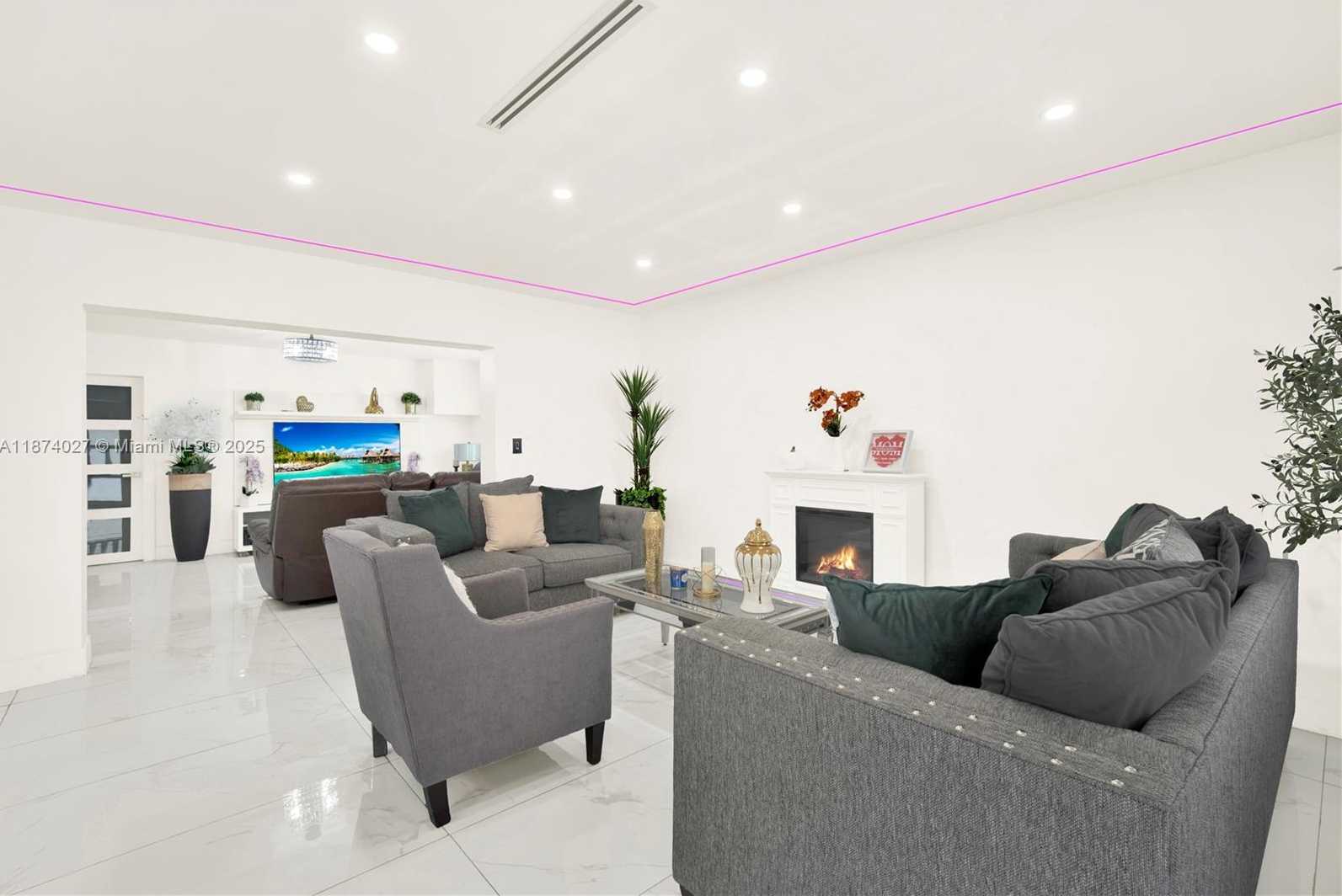 Small Image of 17904 NORTH WEST 78TH PL, Hialeah Number 8
