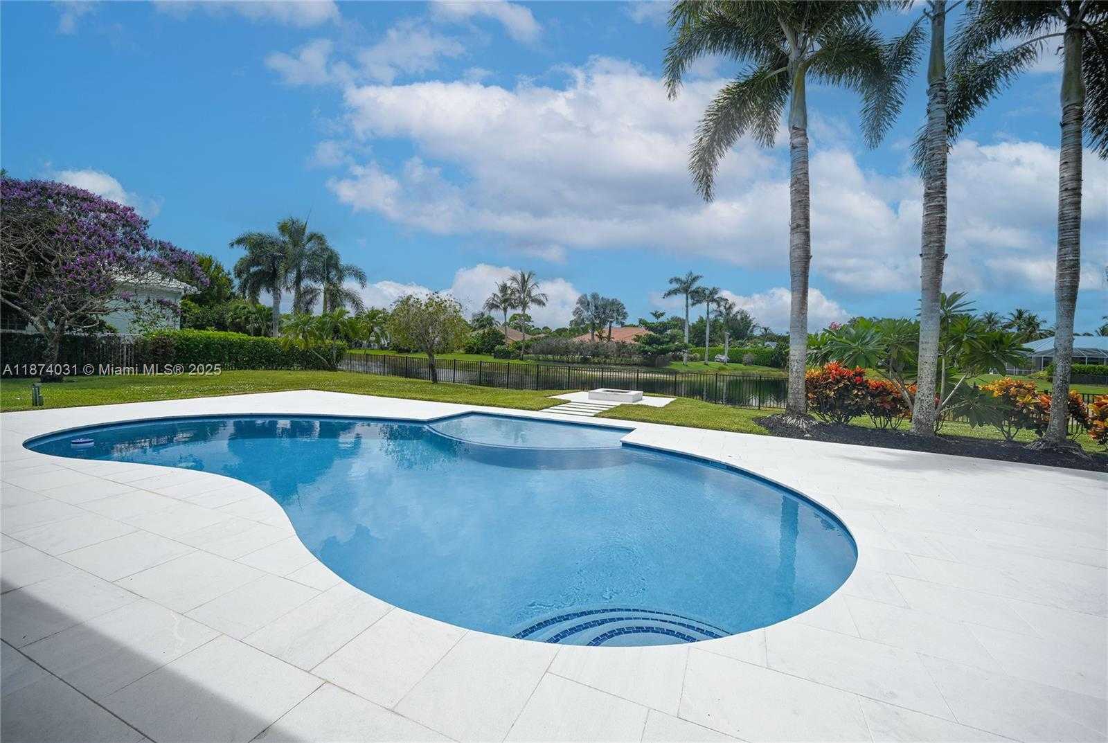 Small Image of 18573 LAKESIDE GARDENS DR, Jupiter Number 11