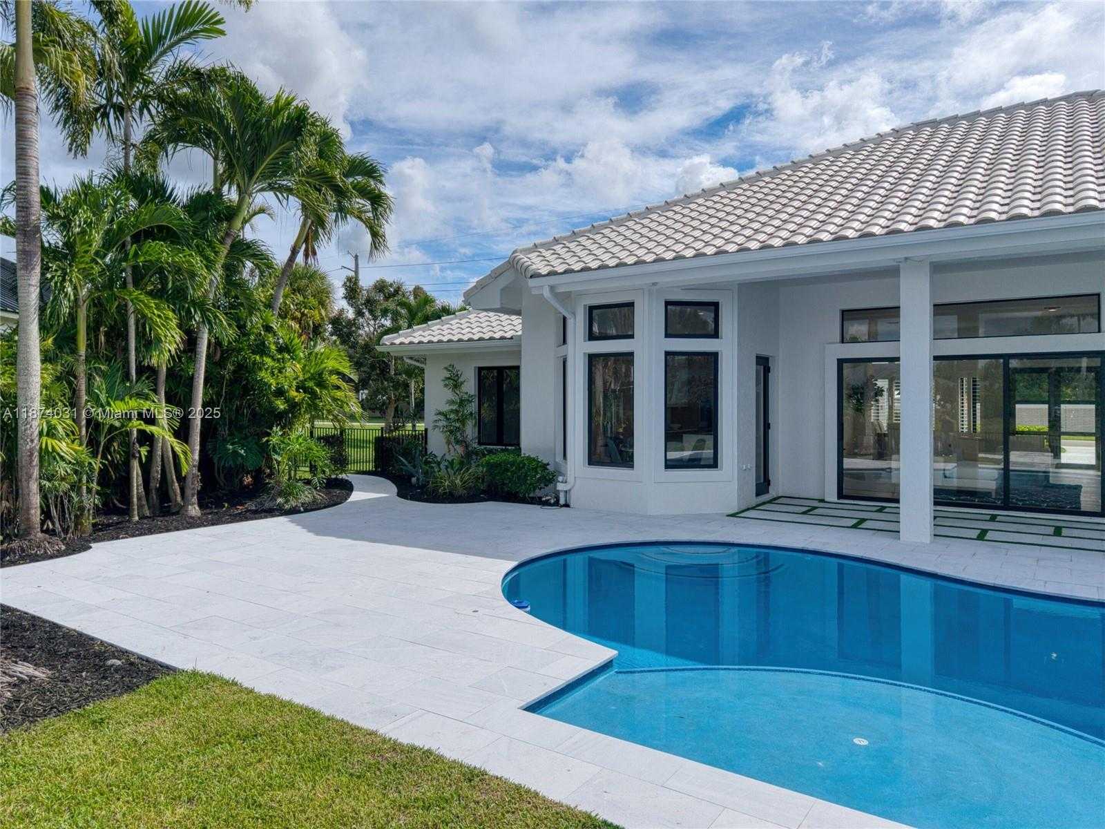 Small Image of 18573 LAKESIDE GARDENS DR, Jupiter Number 12