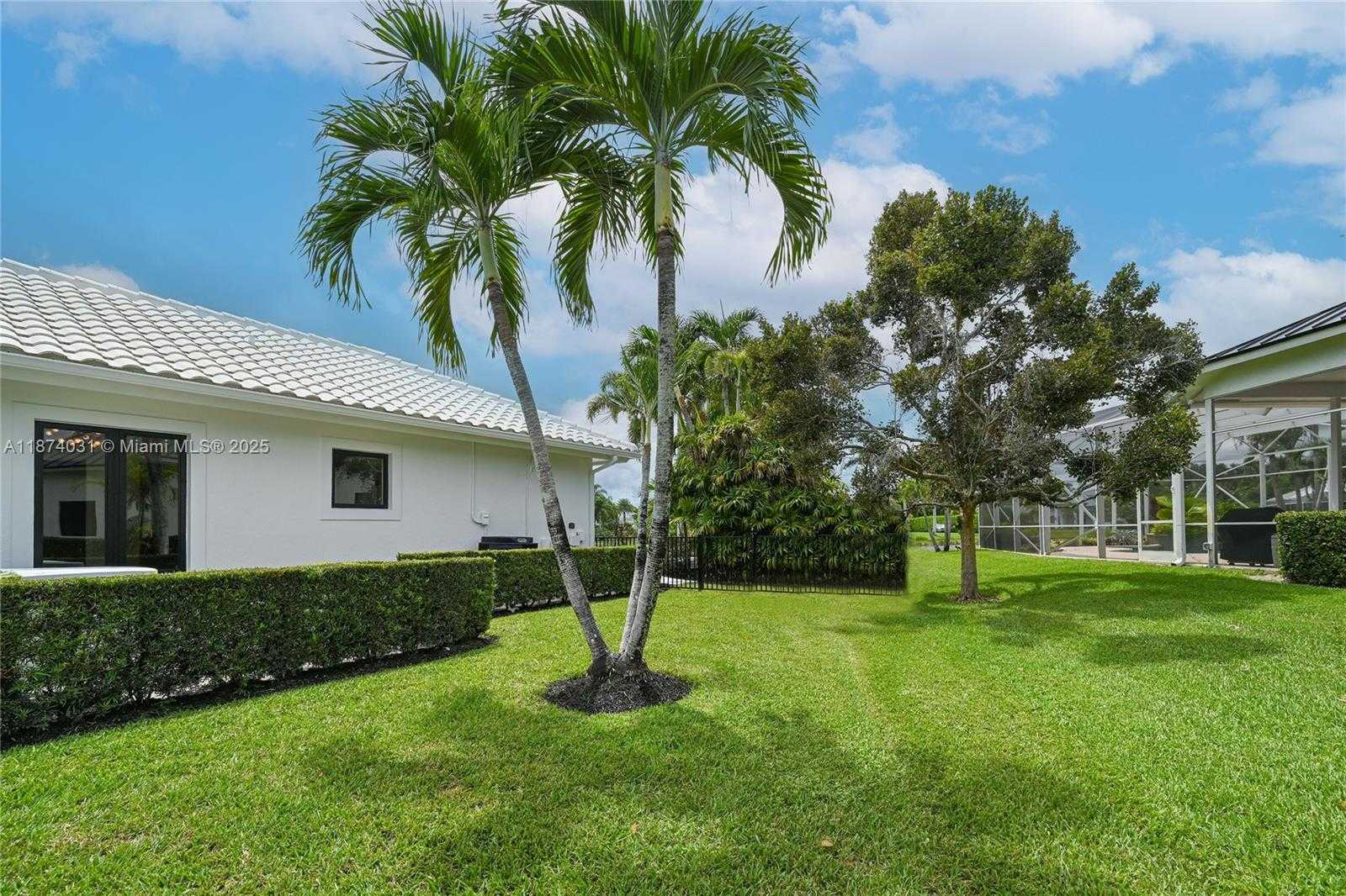 Small Image of 18573 LAKESIDE GARDENS DR, Jupiter Number 20