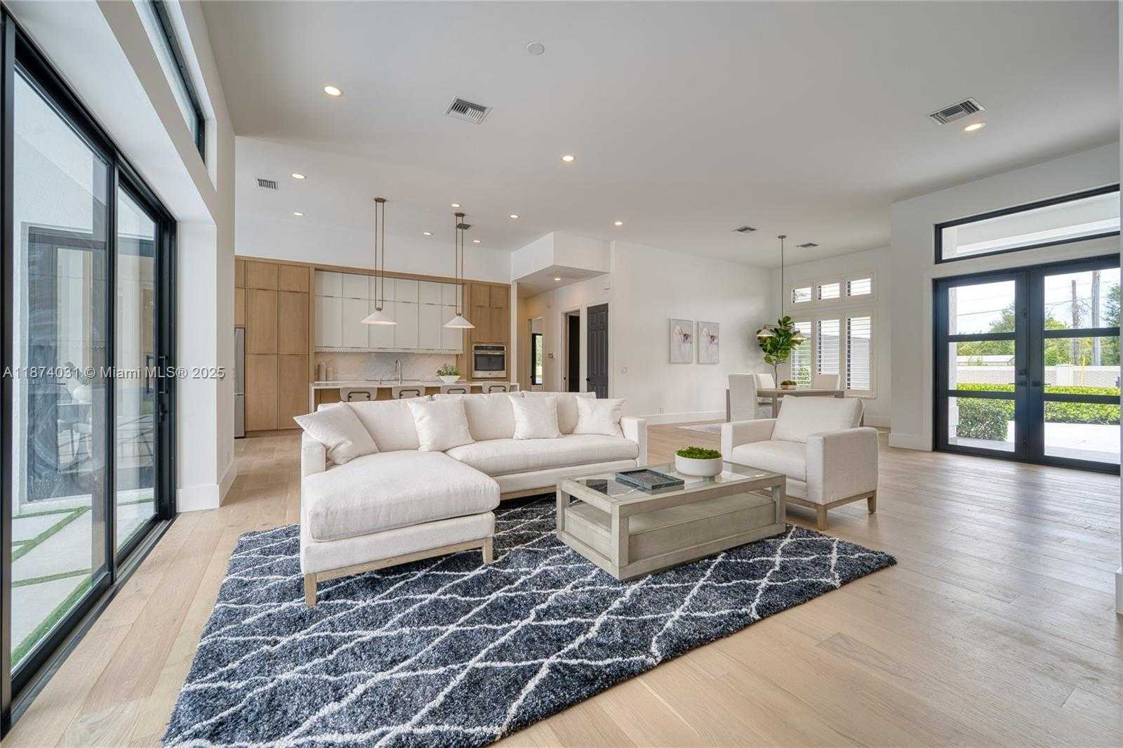 Small Image of 18573 LAKESIDE GARDENS DR, Jupiter Number 34