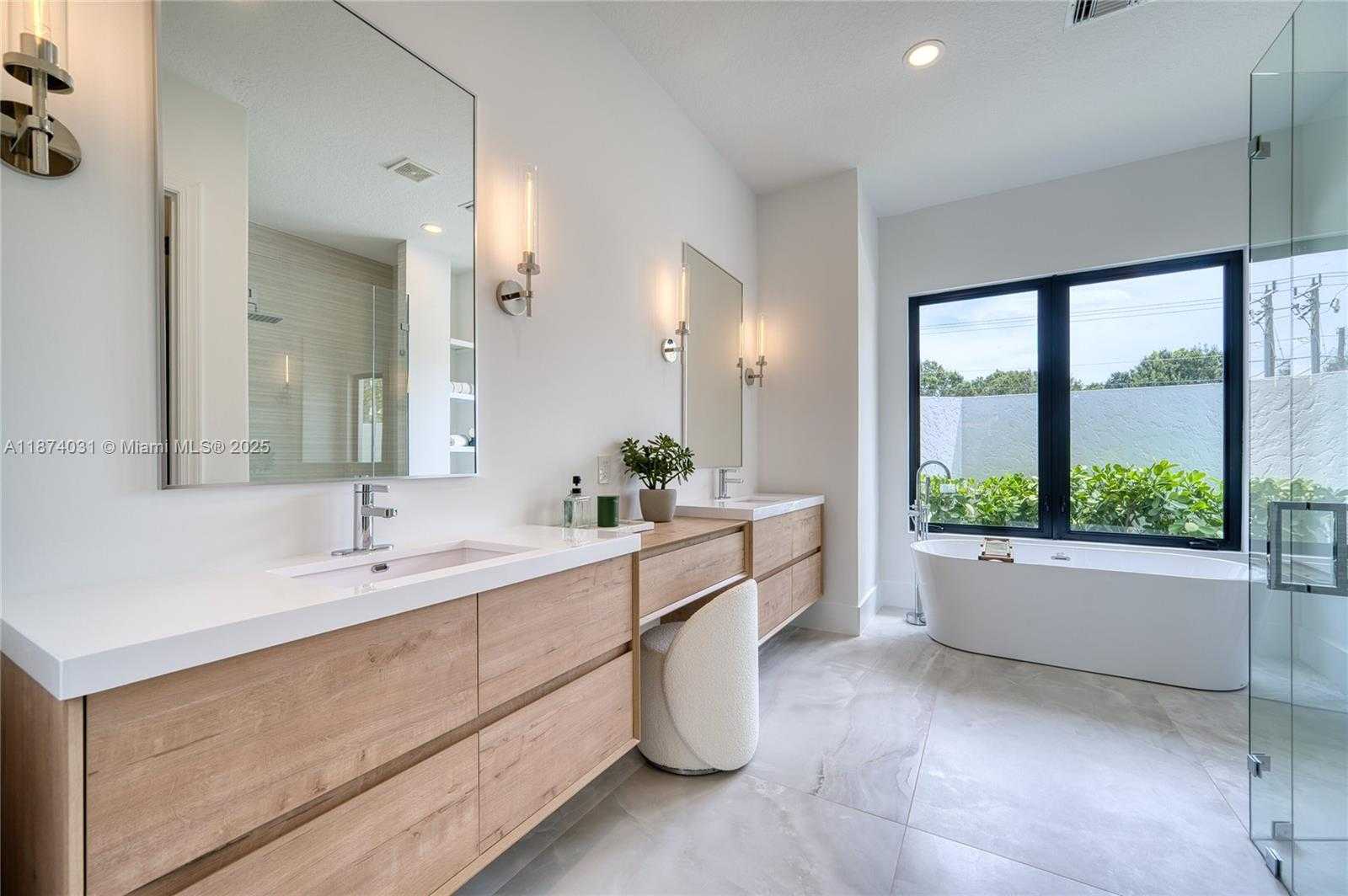 Small Image of 18573 LAKESIDE GARDENS DR, Jupiter Number 40
