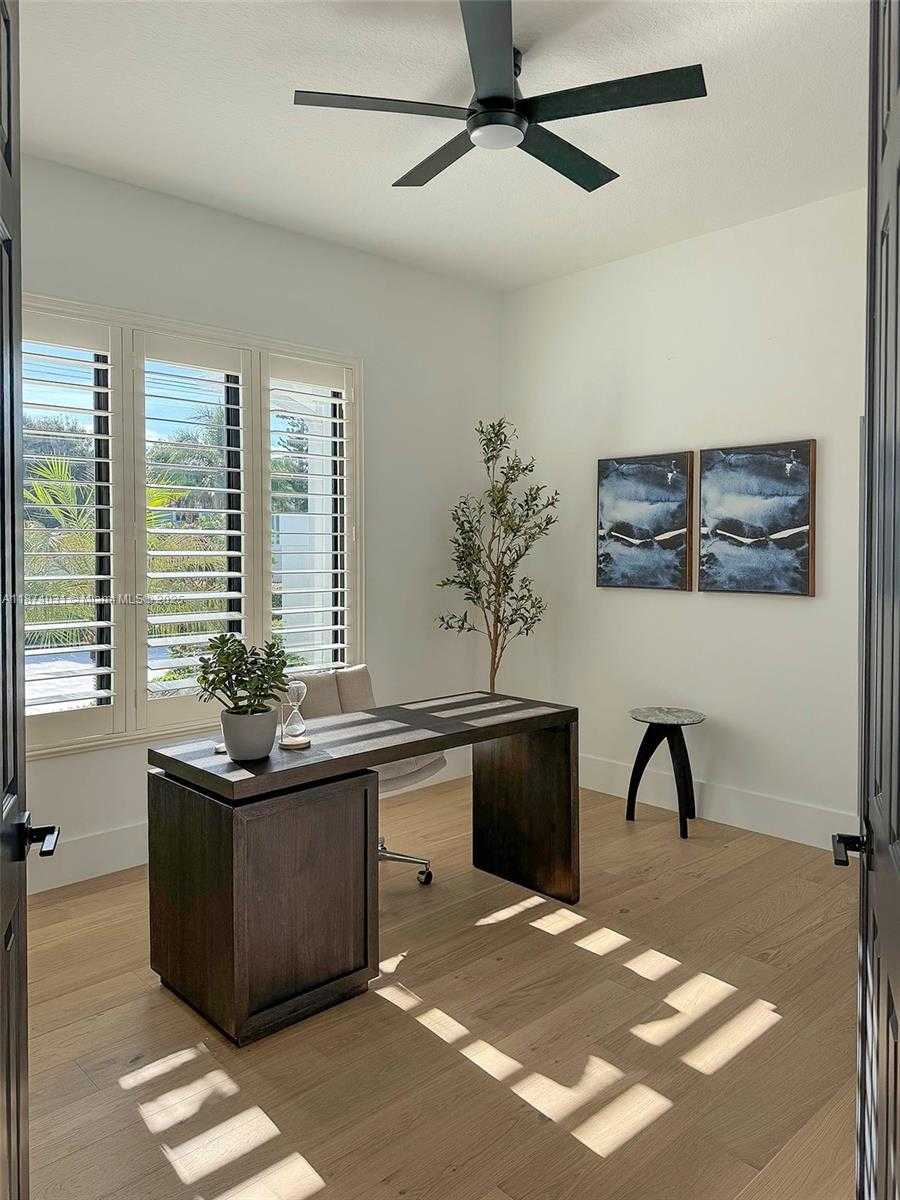 Small Image of 18573 LAKESIDE GARDENS DR, Jupiter Number 47