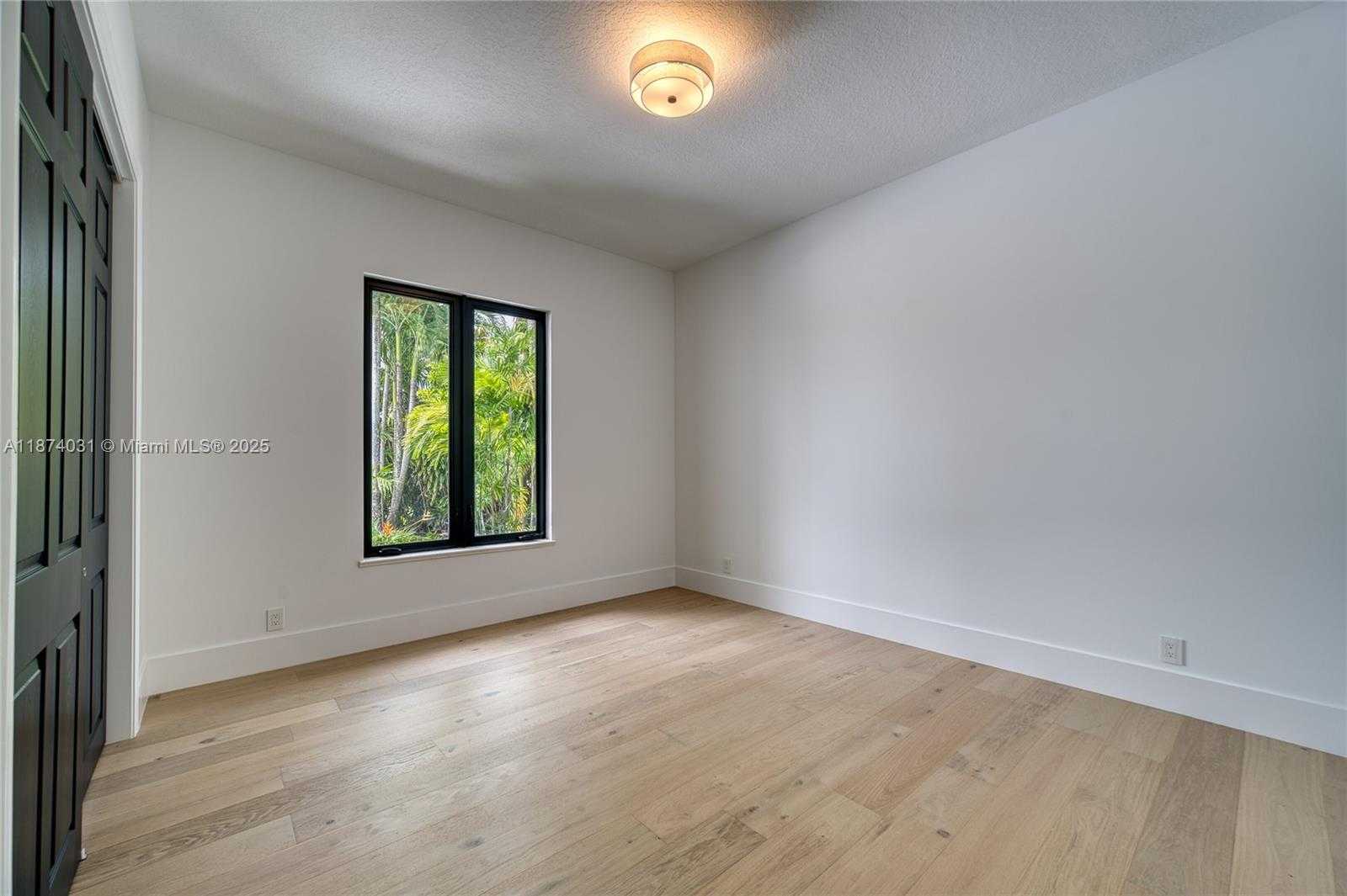 Small Image of 18573 LAKESIDE GARDENS DR, Jupiter Number 48