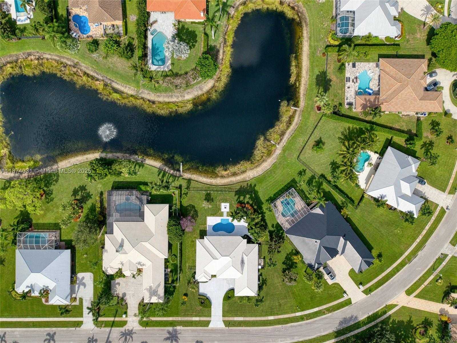 Small Image of 18573 LAKESIDE GARDENS DR, Jupiter Number 6