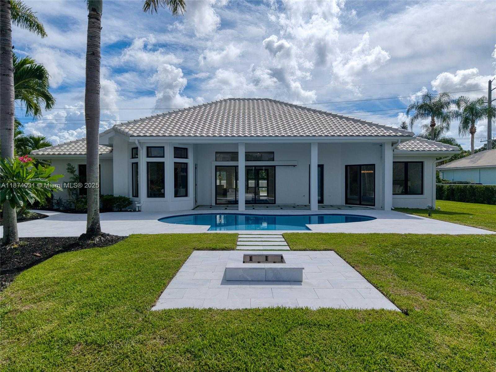 Small Image of 18573 LAKESIDE GARDENS DR, Jupiter Number 9