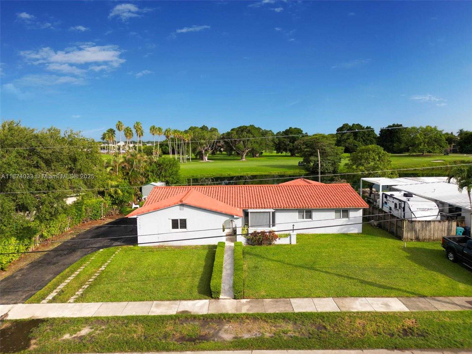 Small Image of 9480 EAST PALMETTO CLUB LN E, Palmetto Bay Number 29