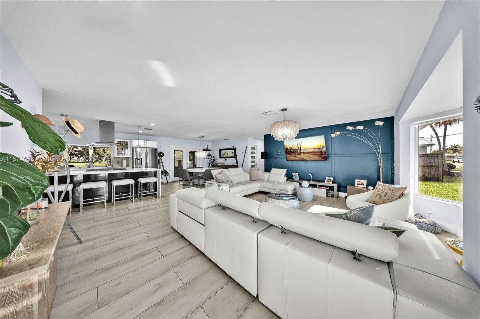 Small Image of 9480 EAST PALMETTO CLUB LN E, Palmetto Bay Number 3