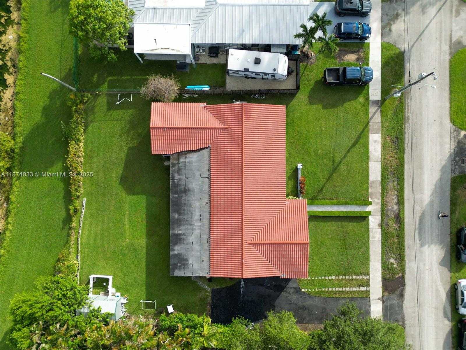 Small Image of 9480 EAST PALMETTO CLUB LN E, Palmetto Bay Number 31