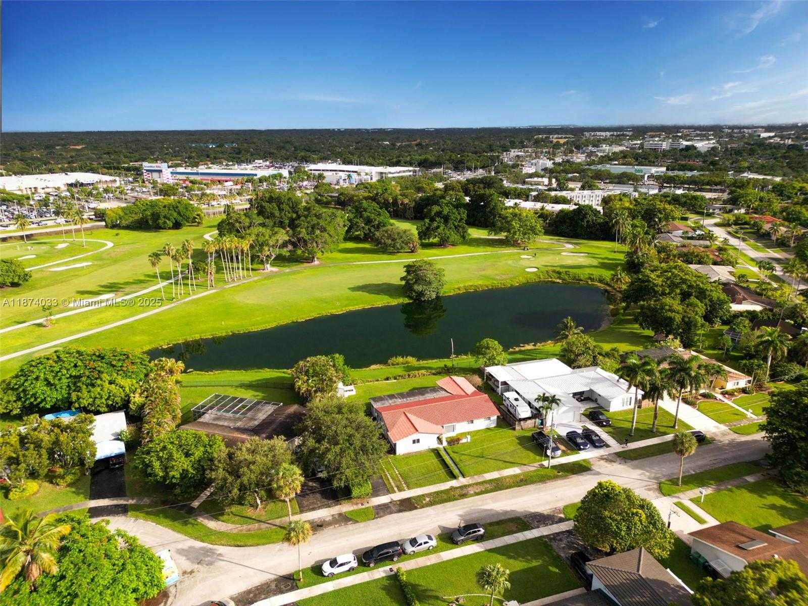 Small Image of 9480 EAST PALMETTO CLUB LN E, Palmetto Bay Number 37