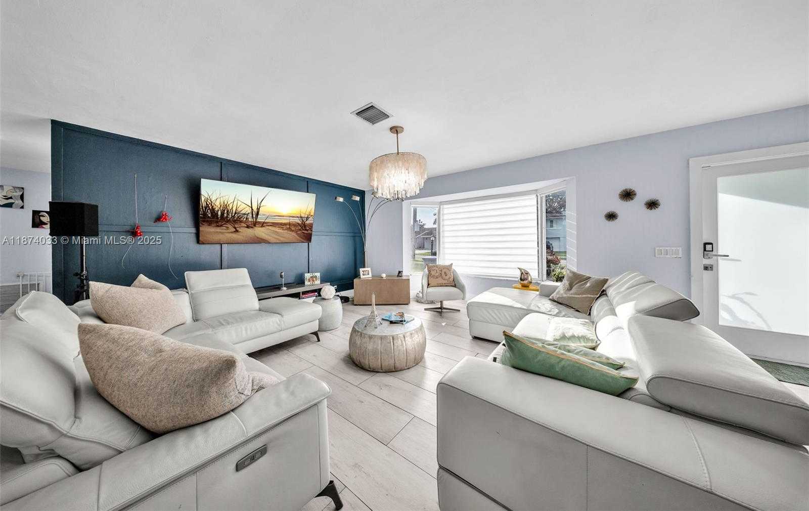 Small Image of 9480 EAST PALMETTO CLUB LN E, Palmetto Bay Number 4