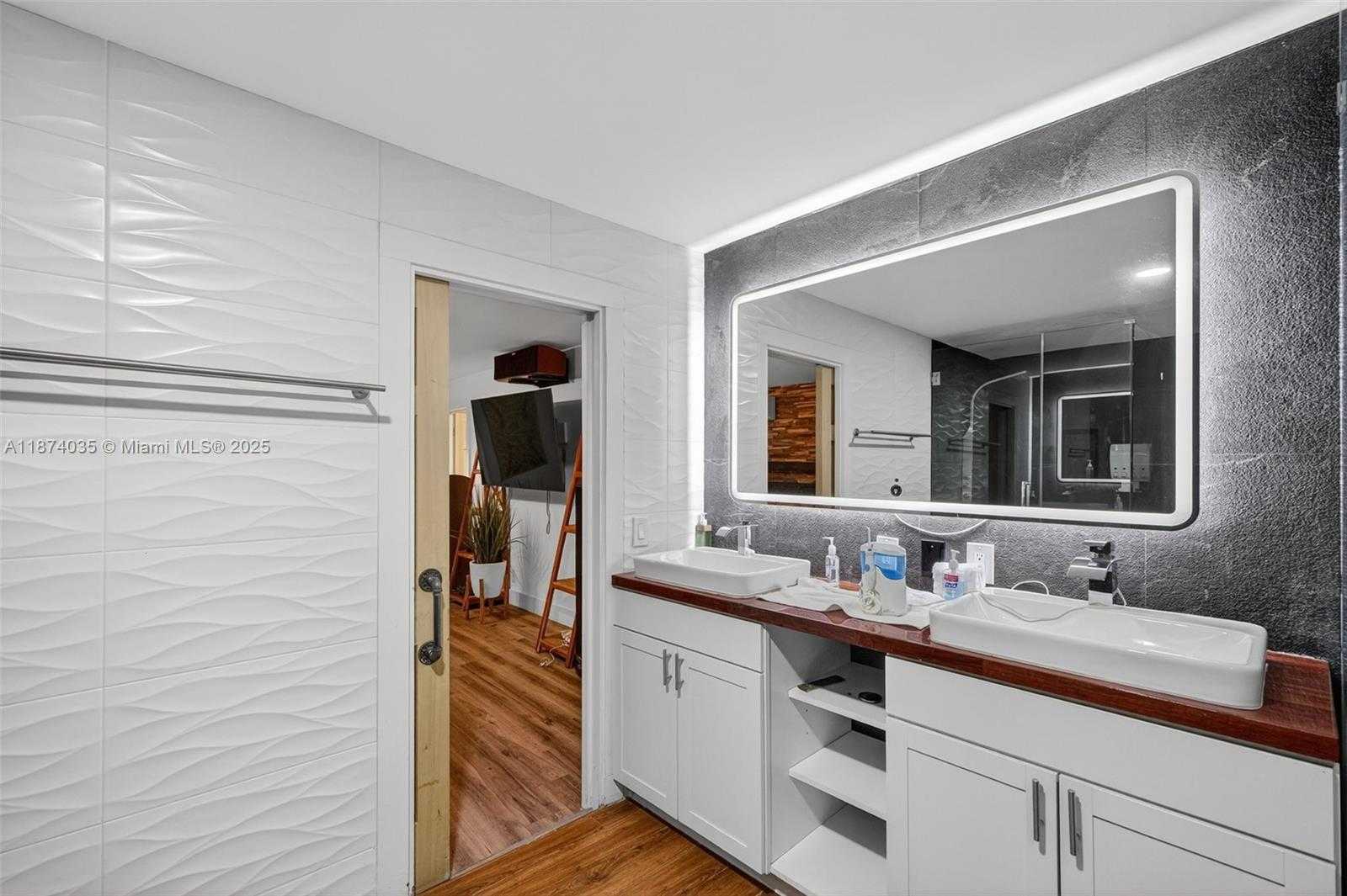 Small Image of 1643 NORTH EAST 8TH AVE, Fort Lauderdale Number 18