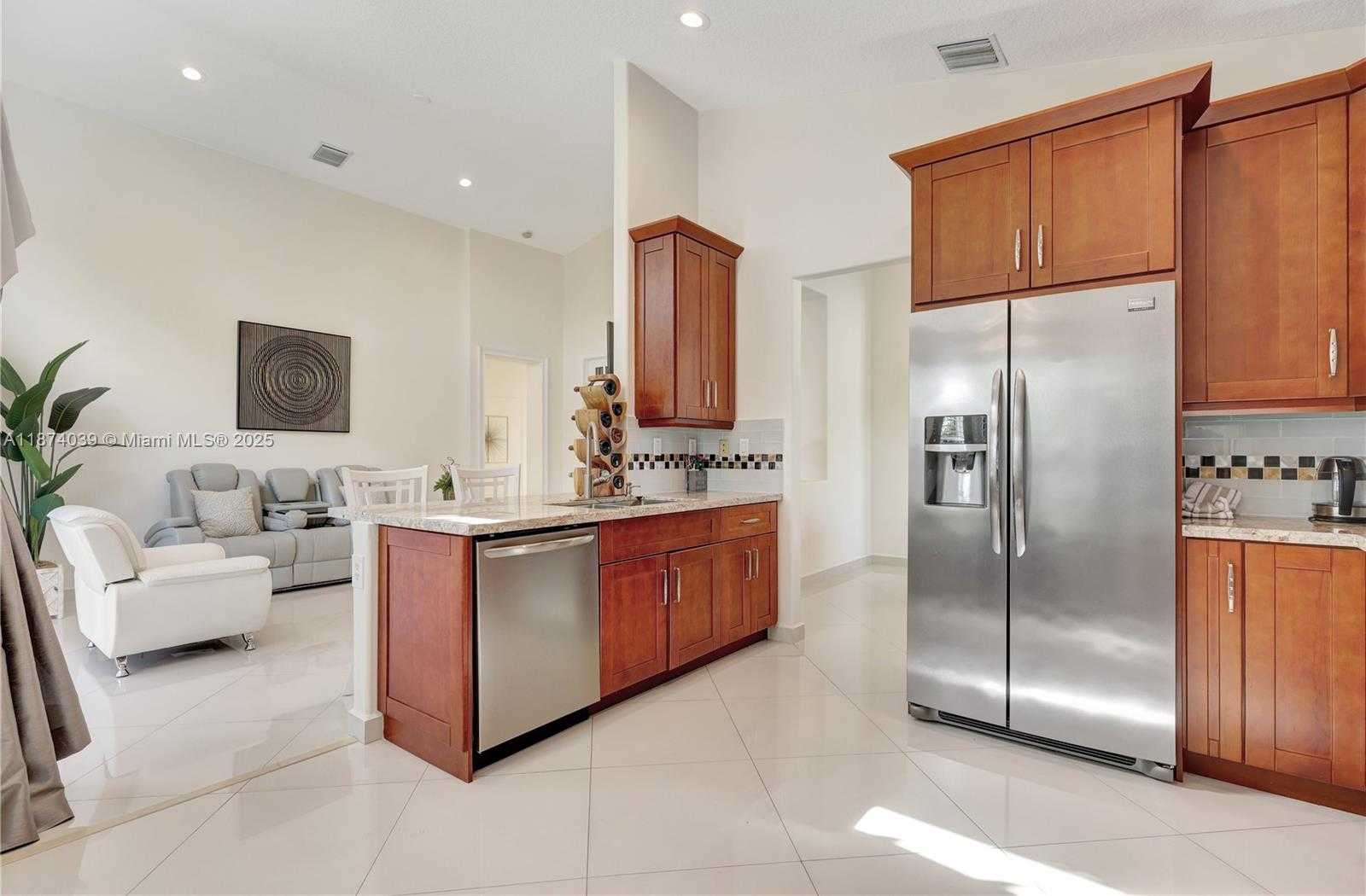Small Image of 19015 SOUTH WEST 25TH CT, Miramar Number 10