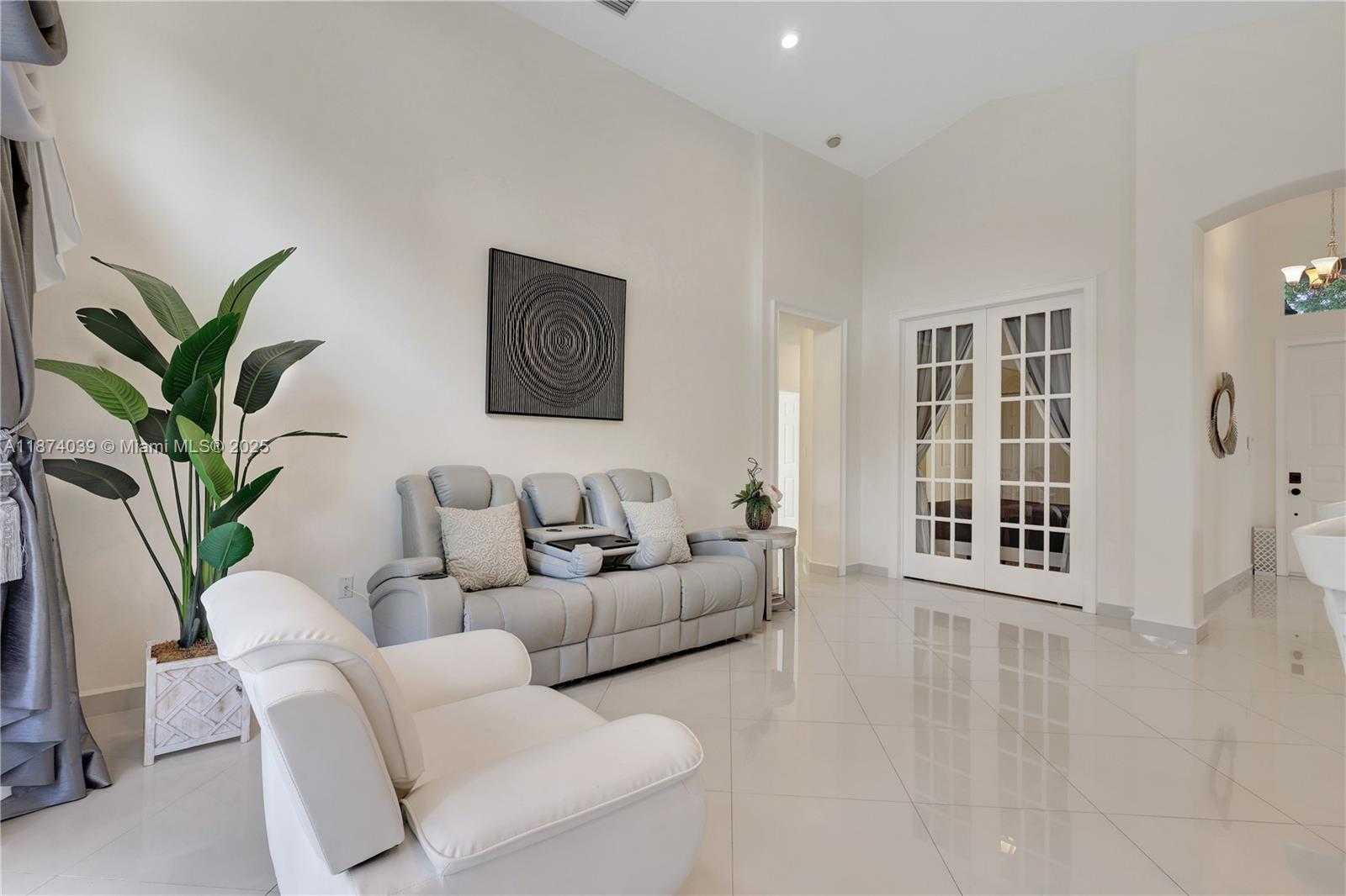 Small Image of 19015 SOUTH WEST 25TH CT, Miramar Number 12