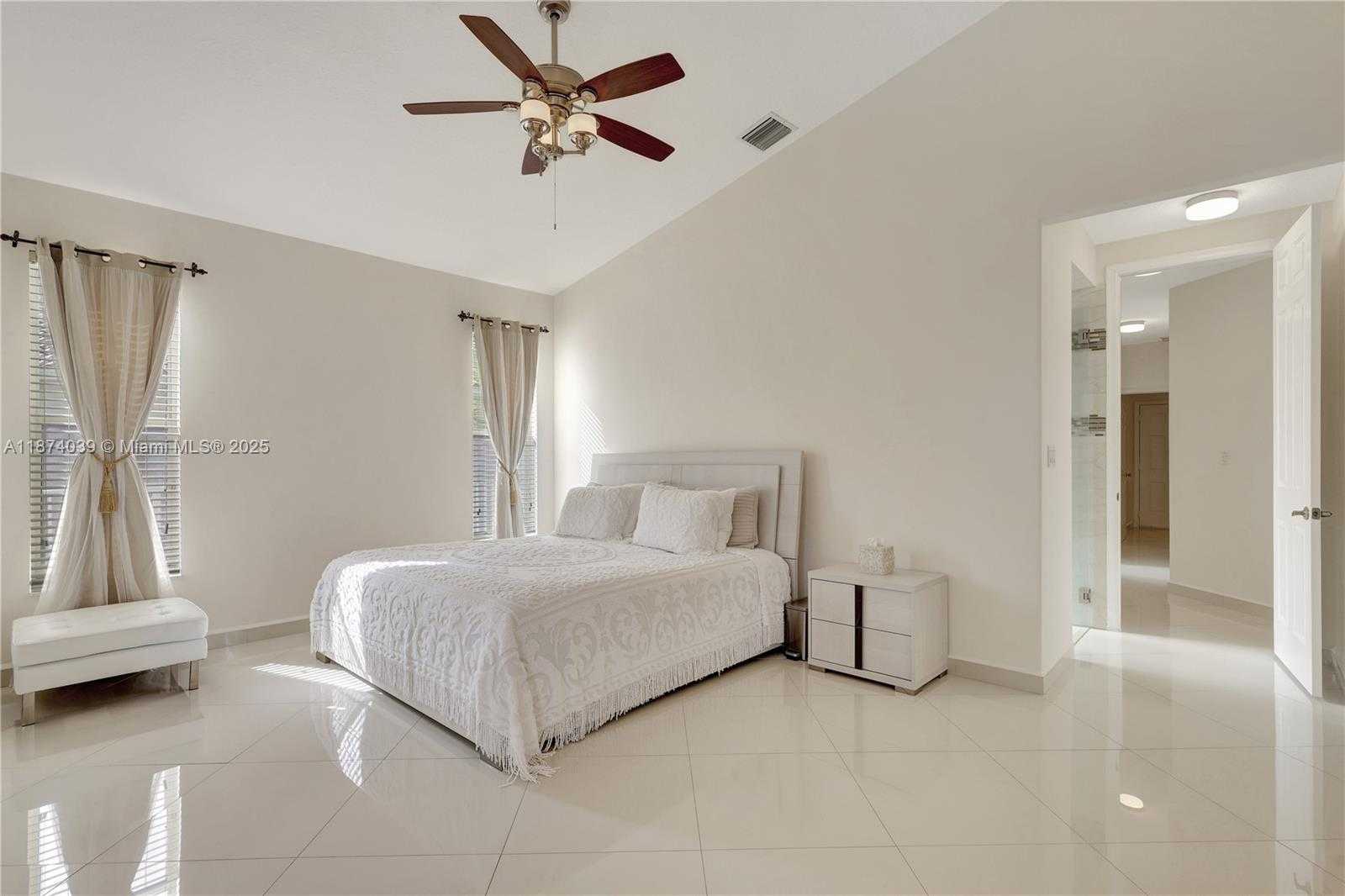 Small Image of 19015 SOUTH WEST 25TH CT, Miramar Number 16