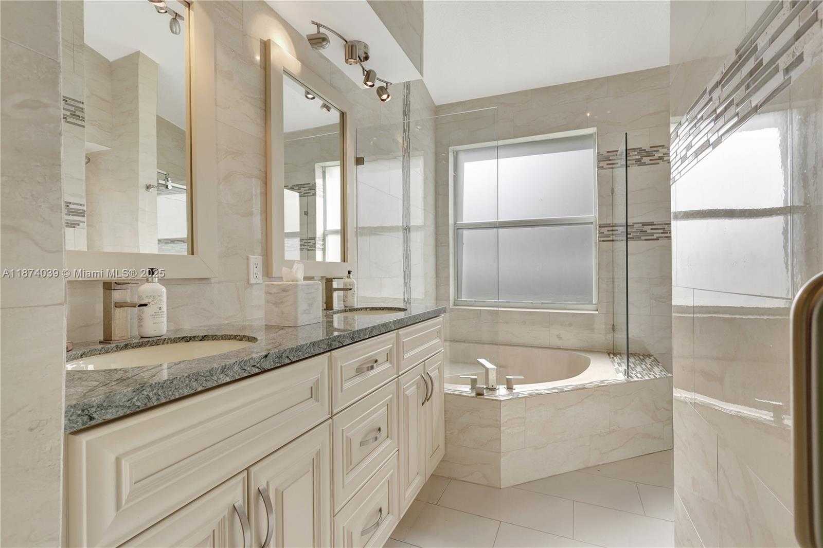 Small Image of 19015 SOUTH WEST 25TH CT, Miramar Number 17