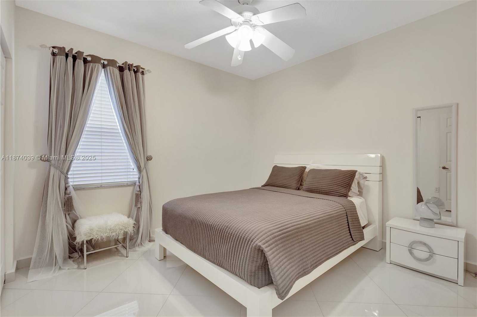 Small Image of 19015 SOUTH WEST 25TH CT, Miramar Number 19