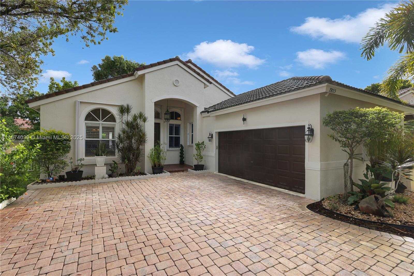 Small Image of 19015 SOUTH WEST 25TH CT, Miramar Number 2