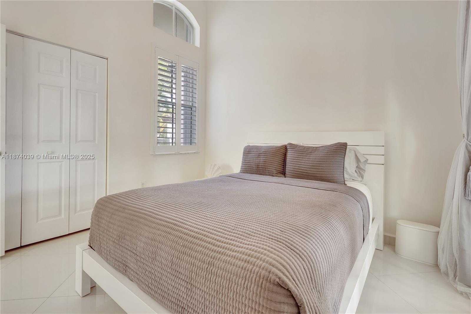 Small Image of 19015 SOUTH WEST 25TH CT, Miramar Number 22