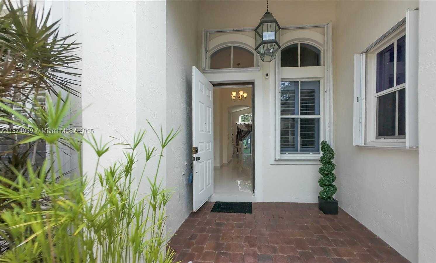 Small Image of 19015 SOUTH WEST 25TH CT, Miramar Number 4