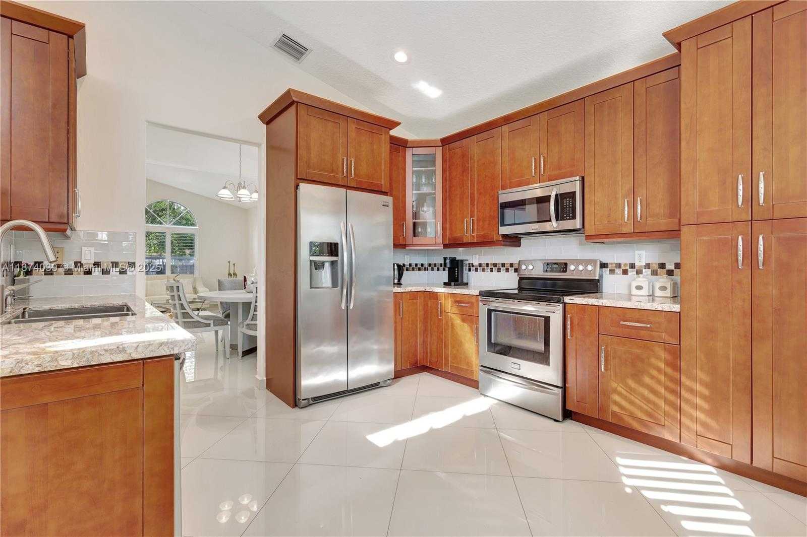 Small Image of 19015 SOUTH WEST 25TH CT, Miramar Number 9