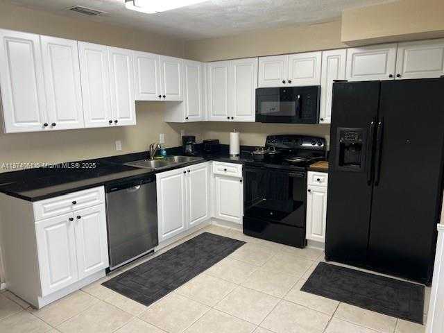 Small Image of 4731 SOUTH WEST 25TH AVE, Fort Lauderdale Number 2
