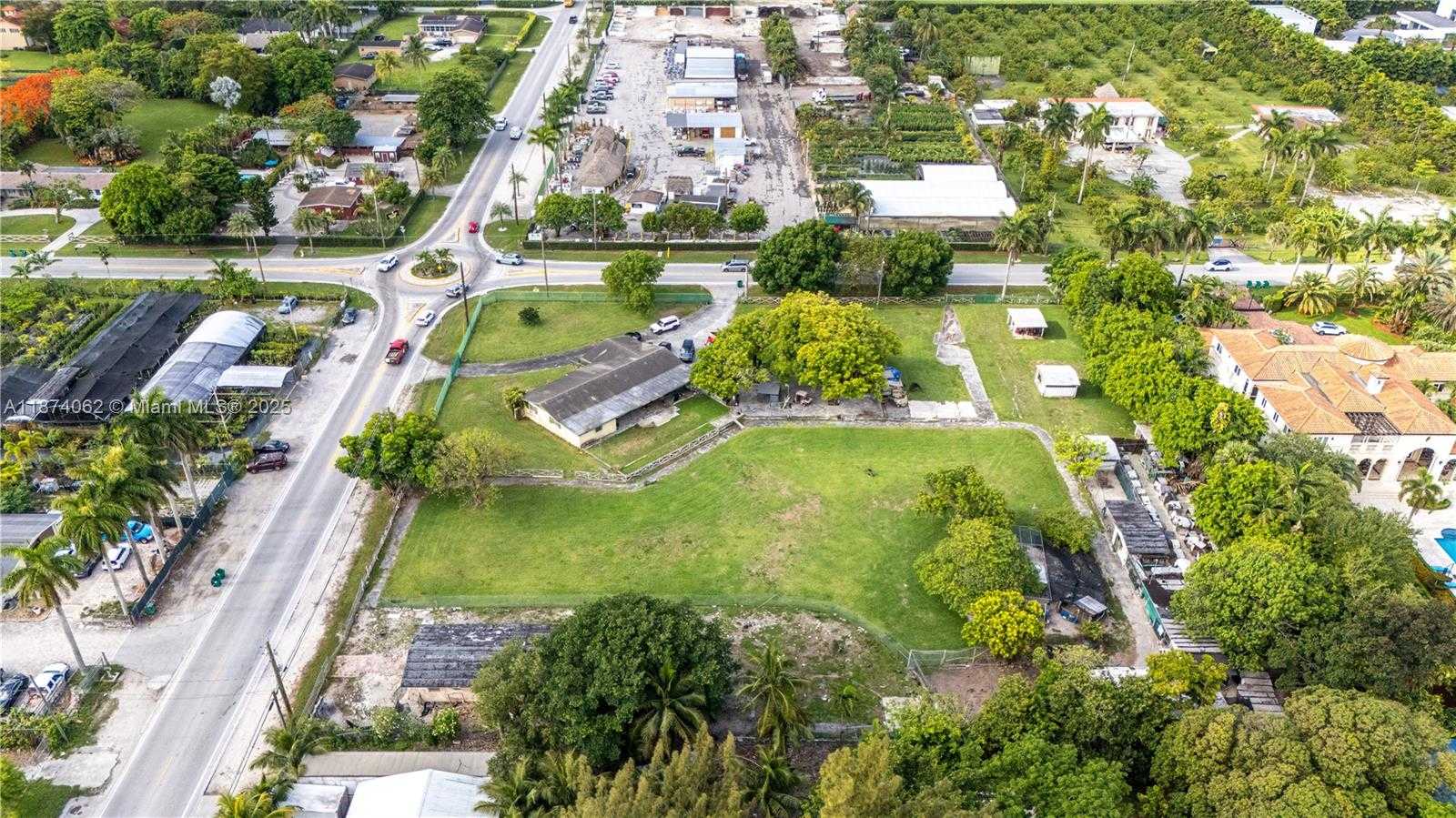Small Image of 12201 SOUTH WEST 47TH ST, Miami Number 5