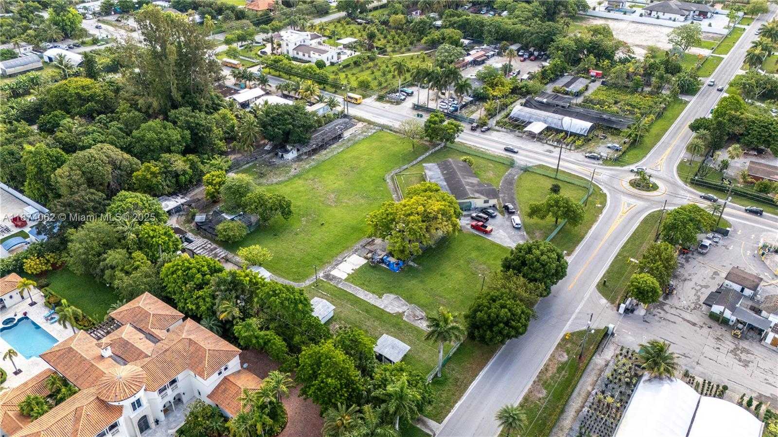 Small Image of 12201 SOUTH WEST 47TH ST, Miami Number 8