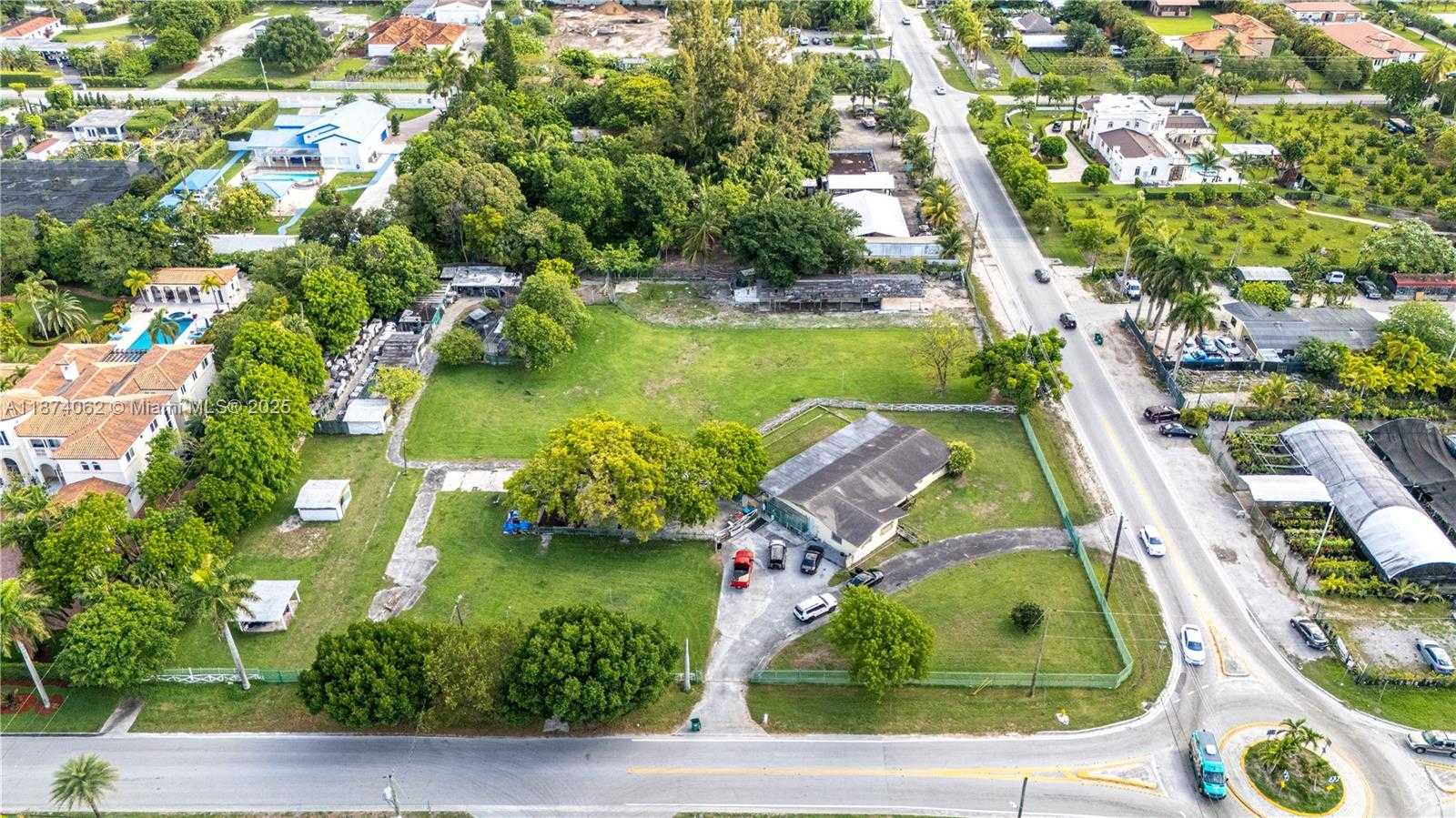 Small Image of 12201 SOUTH WEST 47TH ST, Miami Number 9