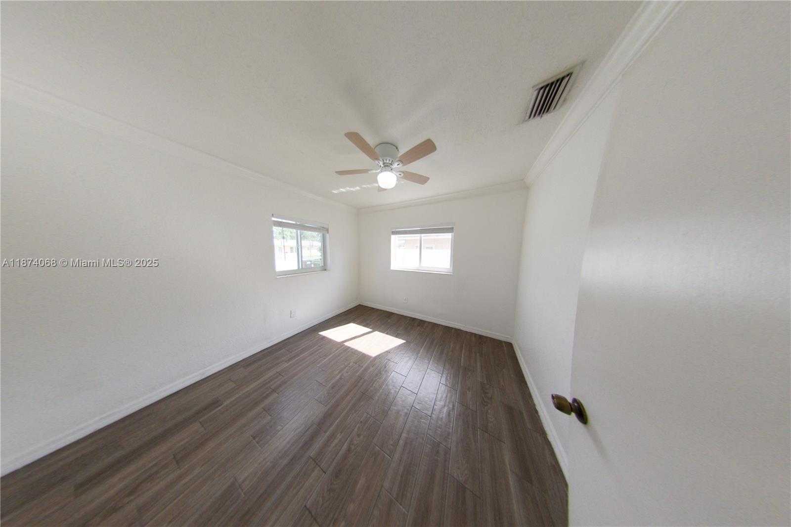 Small Image of 4526 NORTH WEST 200TH ST, Miami Gardens Number 12